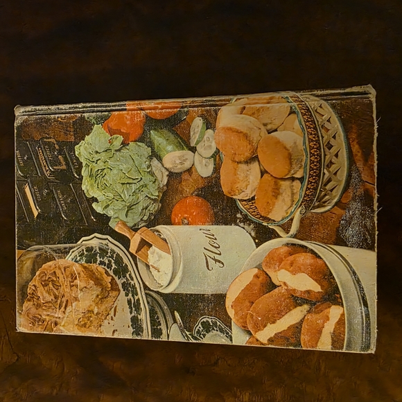 Betty Crocker's Picture Cook Book - Revised and Enlarged Edition - Picture 3 of 5